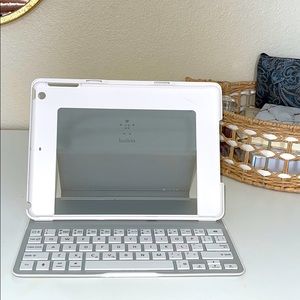 Keyboard ipad case